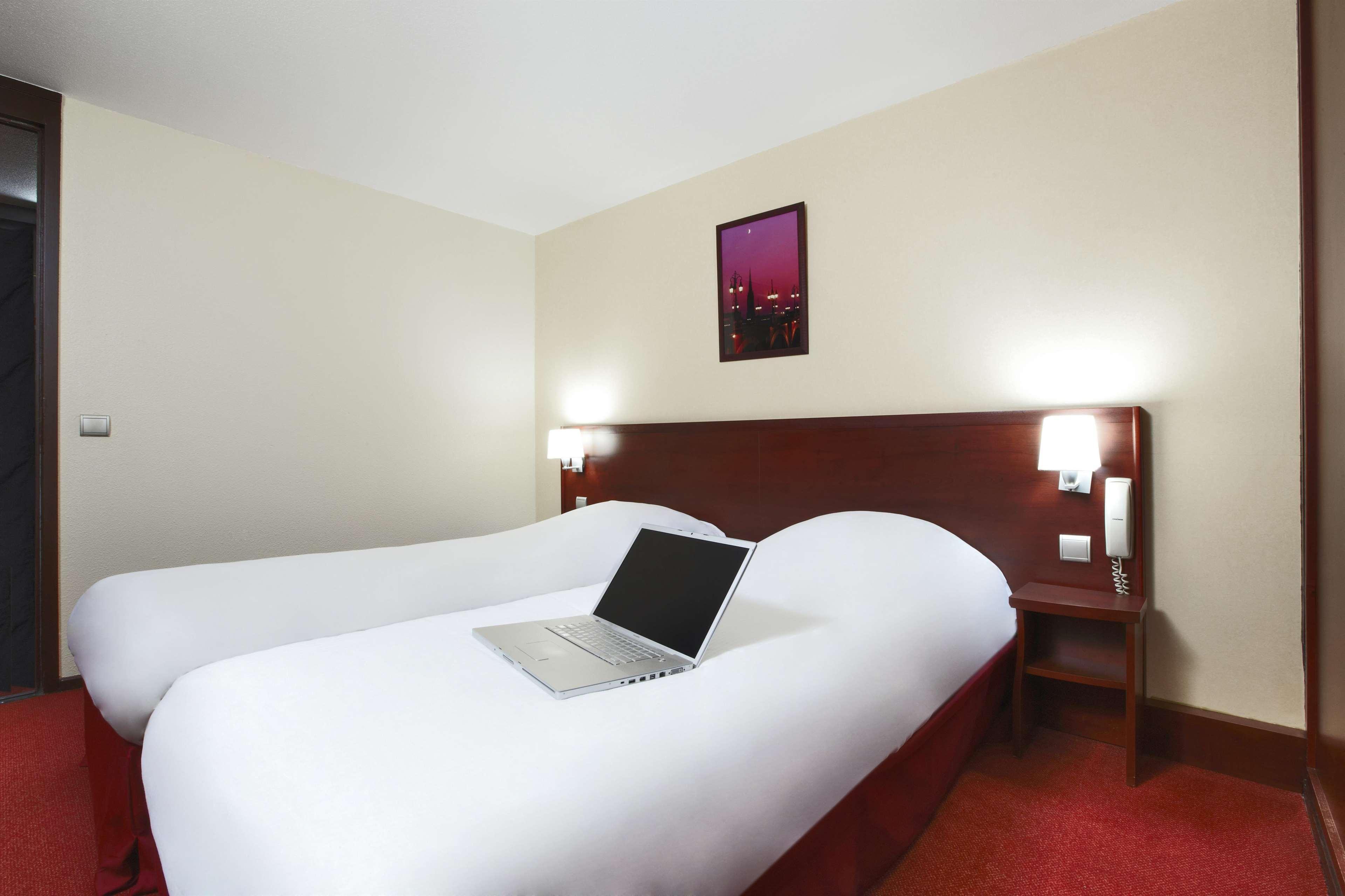 Kyriad Bordeaux Lormont Esterno foto