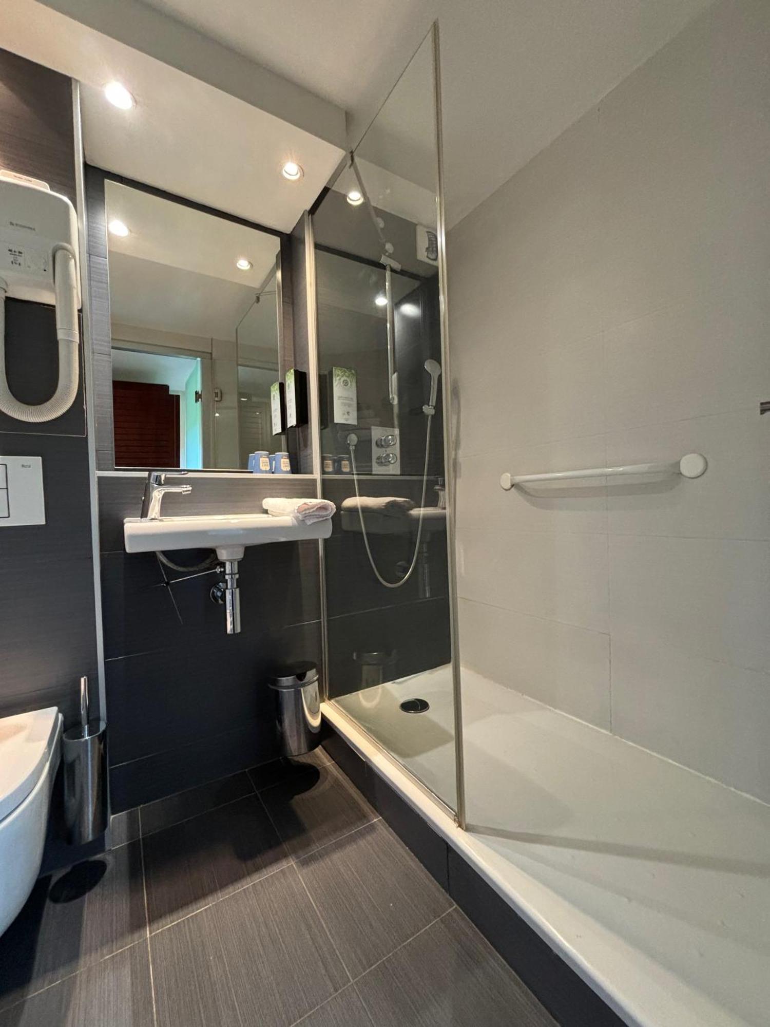 Kyriad Bordeaux Lormont Esterno foto